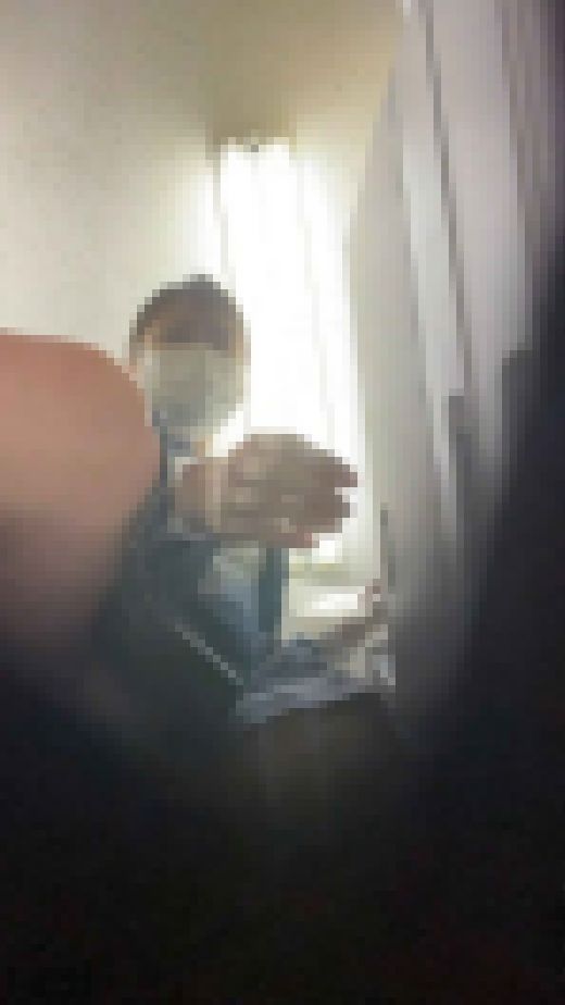 【ももかちゃん①】優等生の太ももとパンモロ【塾で隠し撮り】　サンプル画像3