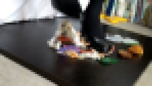 5-3 喪服で食べ物踏み潰し おむすび弁当 足元アップVer. サンプル画像2