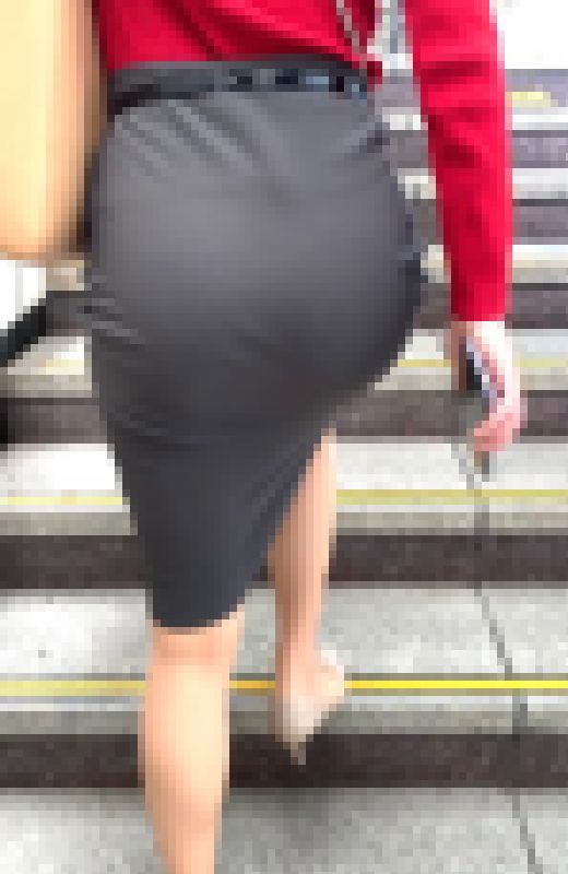 【むっちりエロデカ尻】キャリアウーマンのムッチリお尻を見せびらかすドエロいエロ尻！肉尻にギンギンチ〇ポをぶち込む【599】　サンプル画像1