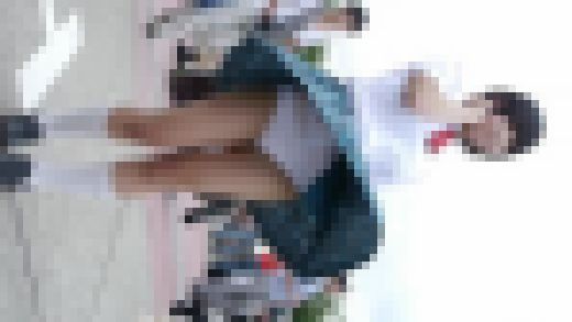 【一部高画質版】コミックマーケット コスプレ サービス満点パンチラレイヤーさん 白衣縞パンチラ ★強風純白パンモロ★ コミケ　サンプル画像3