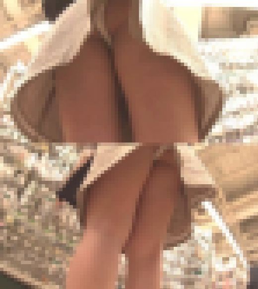 パンチラ逆さ撮り(女子大生)　サンプル画像3