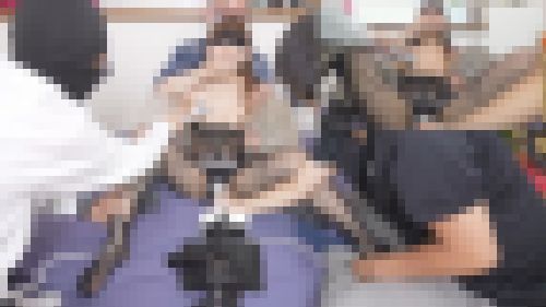 新作　身悶えしながら耐えるも声出しを我慢出来ない女子さん（完全オリジナル）　サンプル画像3