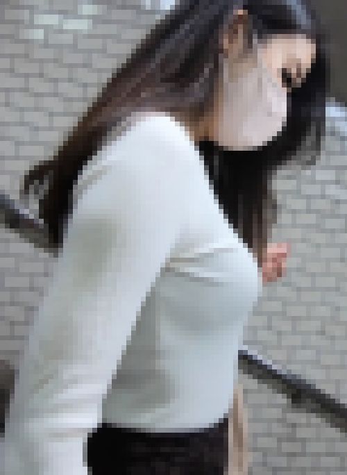 美人お姉さまの白ニットパイ サンプル画像2