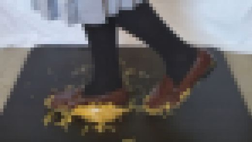 7-2　制服ローファーで冷やし中華をぐちゃぐちゃに踏み潰す　お得セット　サンプル画像1
