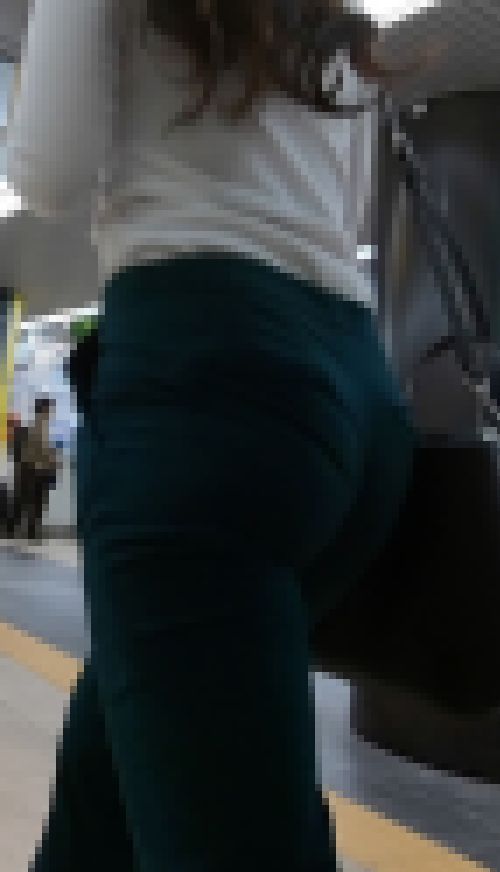 肉尻ヒップとパイラインがよい美女　サンプル画像3