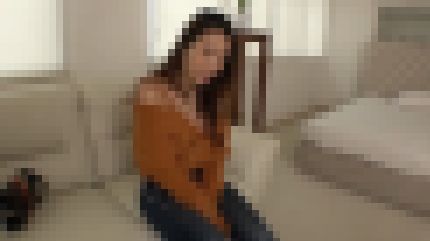 美巨乳の24歳美人アパレル店員が初ハメ撮りで壊れそうになるくらい突かれて何度も絶頂　サンプル画像1