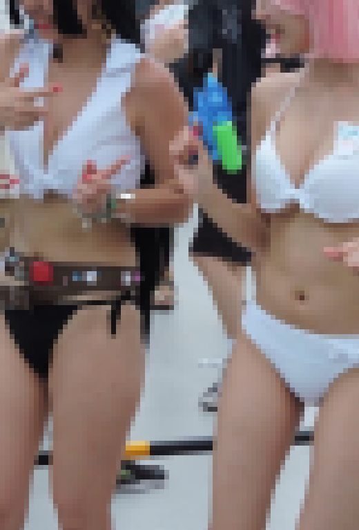 コスプレ2018夏揺れる巨乳おっぱい2人組スタイル良い体【動画】イベント編 4814と4816セット販売　サンプル画像2