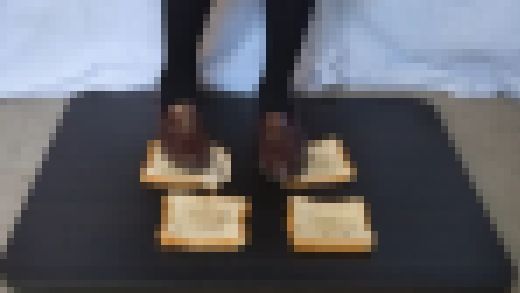 4-6 メイドさんはローファーの汚れを食パンにこすり付ける お得セット サンプル画像1