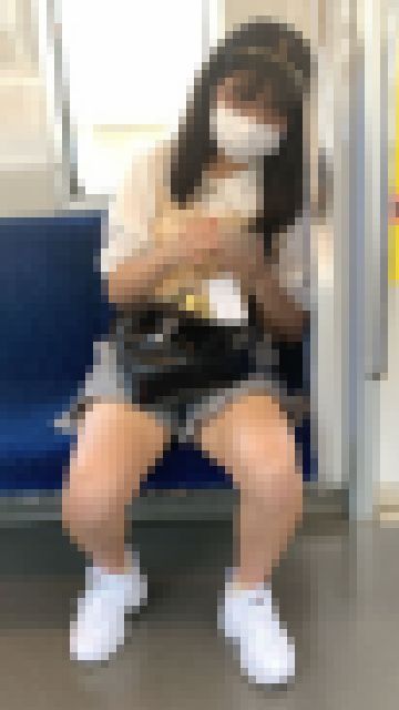 無防備な体勢で美味しそうな生脚を見せてくれたアイドル顔の女子大生（其の三）　サンプル画像2