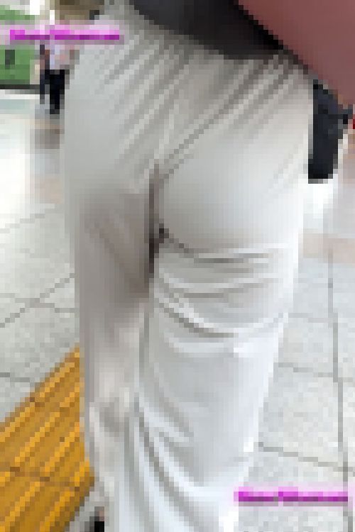 OL137☆若い桃尻を粘着！堪らないピッタリパンツ観察！尻肉バウンスに大興奮^ ^　サンプル画像3