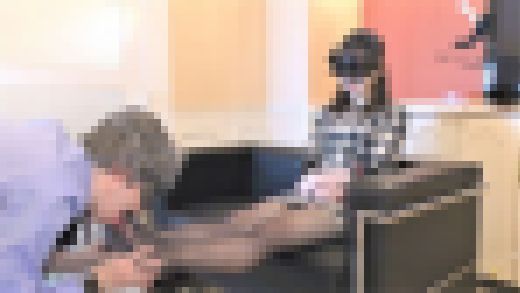 【初登場☆元地下アイドル】【黒ストむっちり脚】【超接写!爪先舐め】【足コキ射】パンスト美女の足指を舐めつくす【さやか20才前編】 サンプル画像1