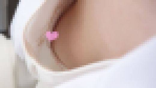 【女医パンチラ/胸チラ】美肌の美人ナースが食い込みパンストとモリマンパンツ丸見え状態【逆さ撮り】Vol.4 サンプル画像2