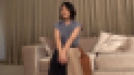 新卒の23歳OLが巨根で膣奥を突かれて快感に喘ぐ　サンプル画像1