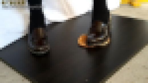 7-4 制服ローファーでハンバーガーを3つぐちゃぐちゃにする 足元アップVer. サンプル画像2