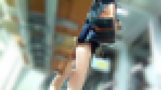 【超絶美白足】追いかけ撮りw サンプル画像1