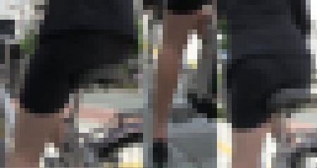 【再販】ミニスカ豊満尻ギャルの自転車漕ぎ　サンプル画像2