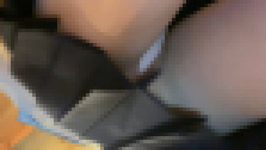 【ゆうかちゃん②】カラオケを楽しむ教え子のスカートを逆さ撮り【パンチラ盗撮接写】　サンプル画像3