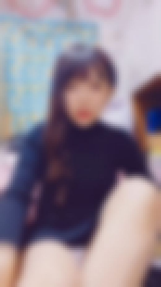 ライブ配信 19 アイドル級美女のパンチラ サンプル画像1