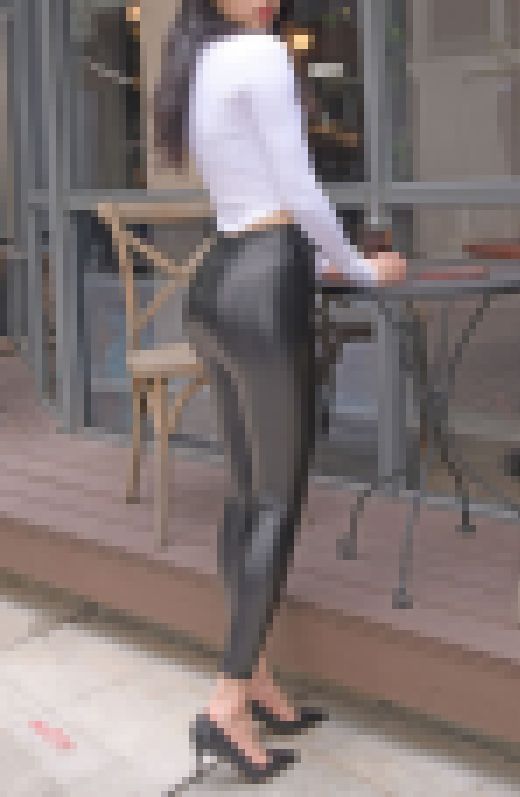 皮レギンス4K動画②（脚フェチ専用）　サンプル画像2