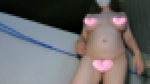 ❤愛華の個人撮影❤夜のベランダで全裸オナニーする変態人妻　サンプル画像1