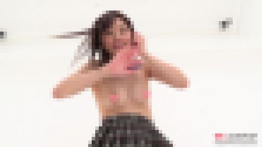 結城のの パンツと綺麗な生おっぱいが大接近！逆さ自撮り　サンプル画像3