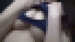 車中でストリップ⁉ こぼれんばかりの巨乳が⁉　サンプル画像3