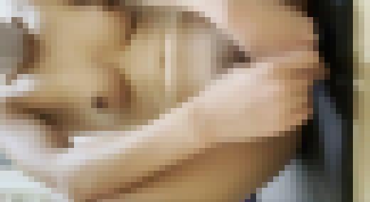 お尻強調の後ろからのオナニー　サンプル画像3