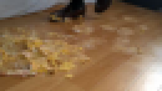 7-6 制服ローファーで床に落ちたサプライズのケーキをそのまま踏みつけてしまう 足元アップVer. サンプル画像2