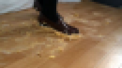 7-6 制服ローファーで床に落ちたサプライズのケーキをそのまま踏みつけてしまう 足元アップVer. サンプル画像3