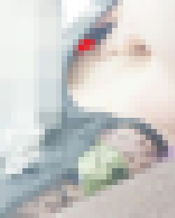 【乳首チラ】マッサージで胸をさりげなく触りながら胸チラさせました サンプル画像1