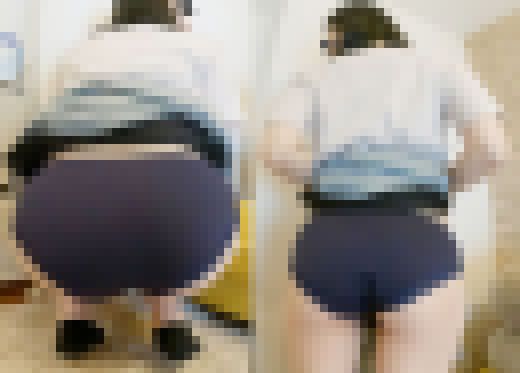 【ワンコイン人妻パンチラ】あの超有名な黄色いファミレスでウェイトレスしてたパートおばさん サンプル画像2