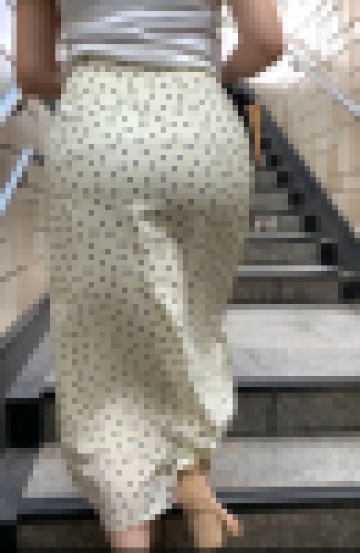 【透け透けドットエロ尻の神！】薄地のパンティーライン見放題！最高のデカ尻にＶラインパンティーが透け透け！【652】　サンプル画像2