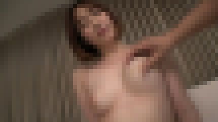 アイドル顔の23歳OLが湿ったアソコに巨根を挿入され快感に顔を歪める　サンプル画像2