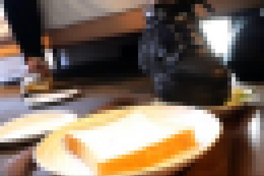 食パンとサンドイッチを食べながら厚底スニーカーでクラッシュされる サンプル画像1