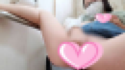 ❤愛華の自撮りオナニー❤仕事にノーパン・ノーブラで出勤!ムラムラして倉庫の共同トイレでバレないように サンプル画像2