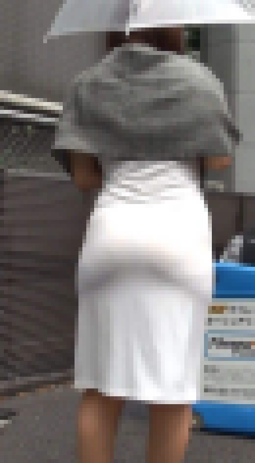 Fさんパート4　パンティーライン　透け　尻　サンプル画像1