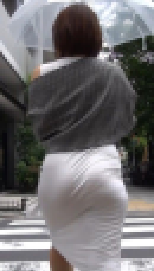 Fさんパート4　パンティーライン　透け　尻　サンプル画像2