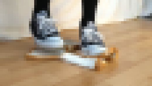 12-4　コンバースで食パンを踏みつける　足元アップVer.　サンプル画像2