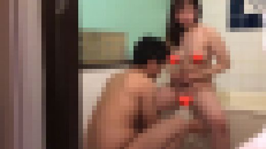 身長148センチ！清楚美少女の浣腸！恥ずかしそうにブッとオナラ　サンプル画像1