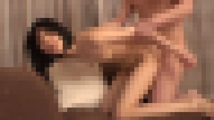 スレンダー美人の21歳保育士が経験少ない体を巨根で突かれ快感に喘ぐ　サンプル画像3
