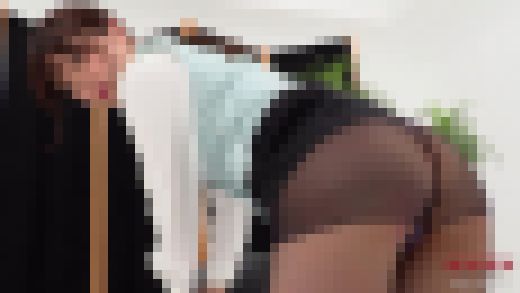 奏音かのん 4K動画 「こうですか?」エスカレートする要求に困惑する美人OL。謝罪パンチラ編 サンプル画像1