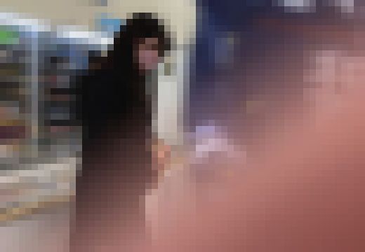 【禁断の逆さ撮り二人セット】生足J〇とコンビニOL/粘着追跡Vol.3　サンプル画像3