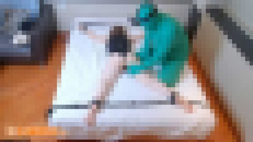 拘束くすぐりエビ反り絶叫23！！　ショートカットもちすべ美肌女子のヤダヤダ絶叫編！　サンプル画像2