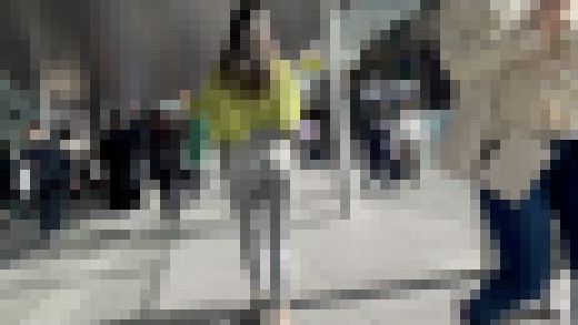 最高の生尻感!ヨガパンツで歩く20代OL サンプル画像1