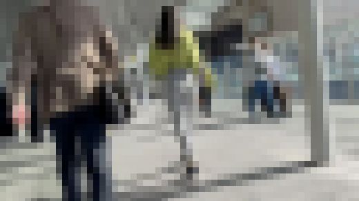 最高の生尻感!ヨガパンツで歩く20代OL サンプル画像3