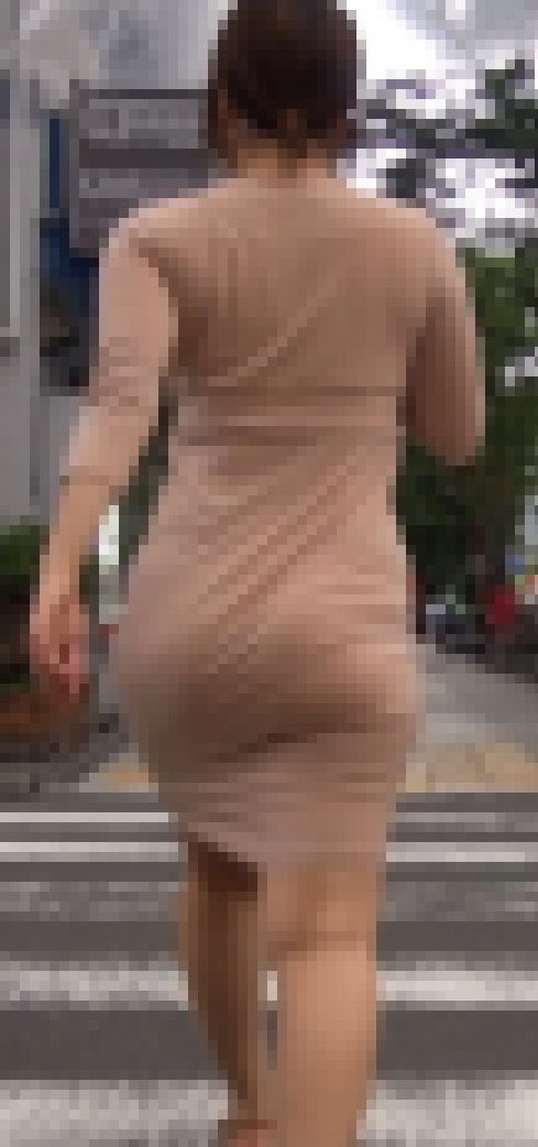 Fさんパート5　パンティーライン　透け　尻　サンプル画像2