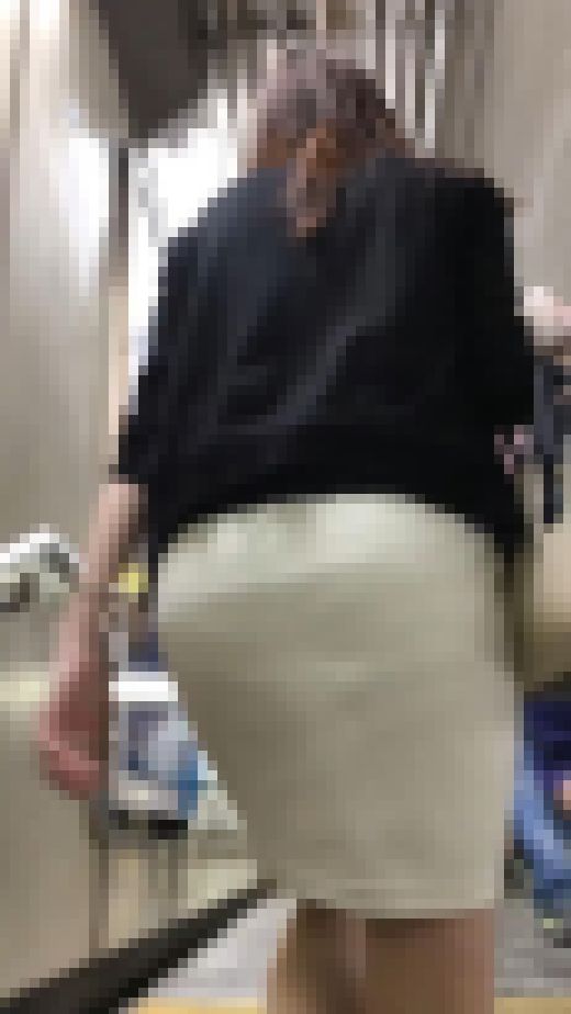 白タイトスカートのお姉さん　サンプル画像3