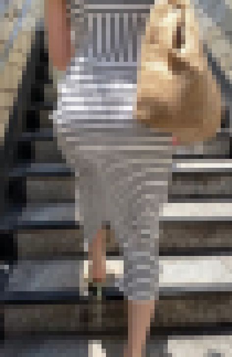 【小ぶりのエロ尻】小ぶりだけどエロい変態エロ尻。ギャル系と思わせるような変態的でエロいお尻に肉棒をぶち込ませて発射【705】　サンプル画像1