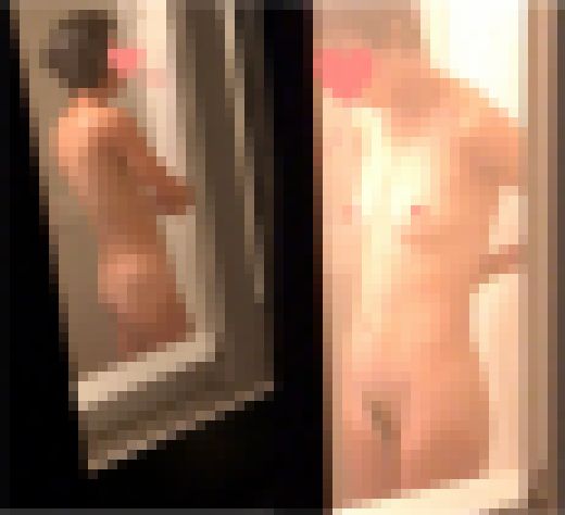 アスリート女子大生。女子寮は隙だらけで、大胆に窓を開けムキムキの裸を存分に味わいます。　サンプル画像2