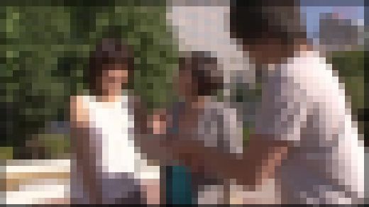 【ホットエンターテイメント】仲良し母娘ナンパ #072 SHE-184-03　サンプル画像1